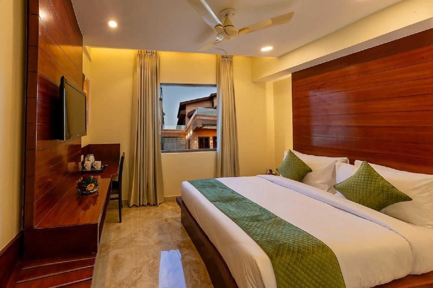 Hotel Five Elements Mertiya Residency
